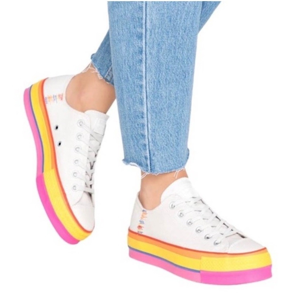 Converse Chuck Taylor Lift Low Rainbow Pride Platform Sneakers Women's 7.5